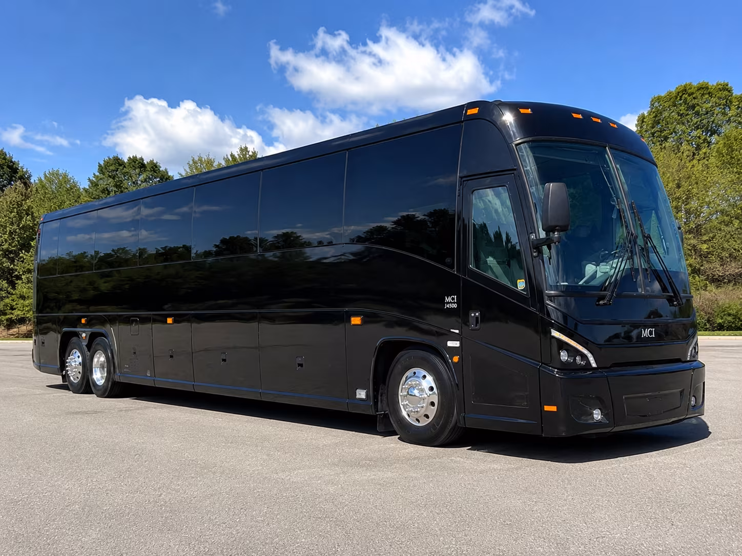 charter buses to daytona international speedway races